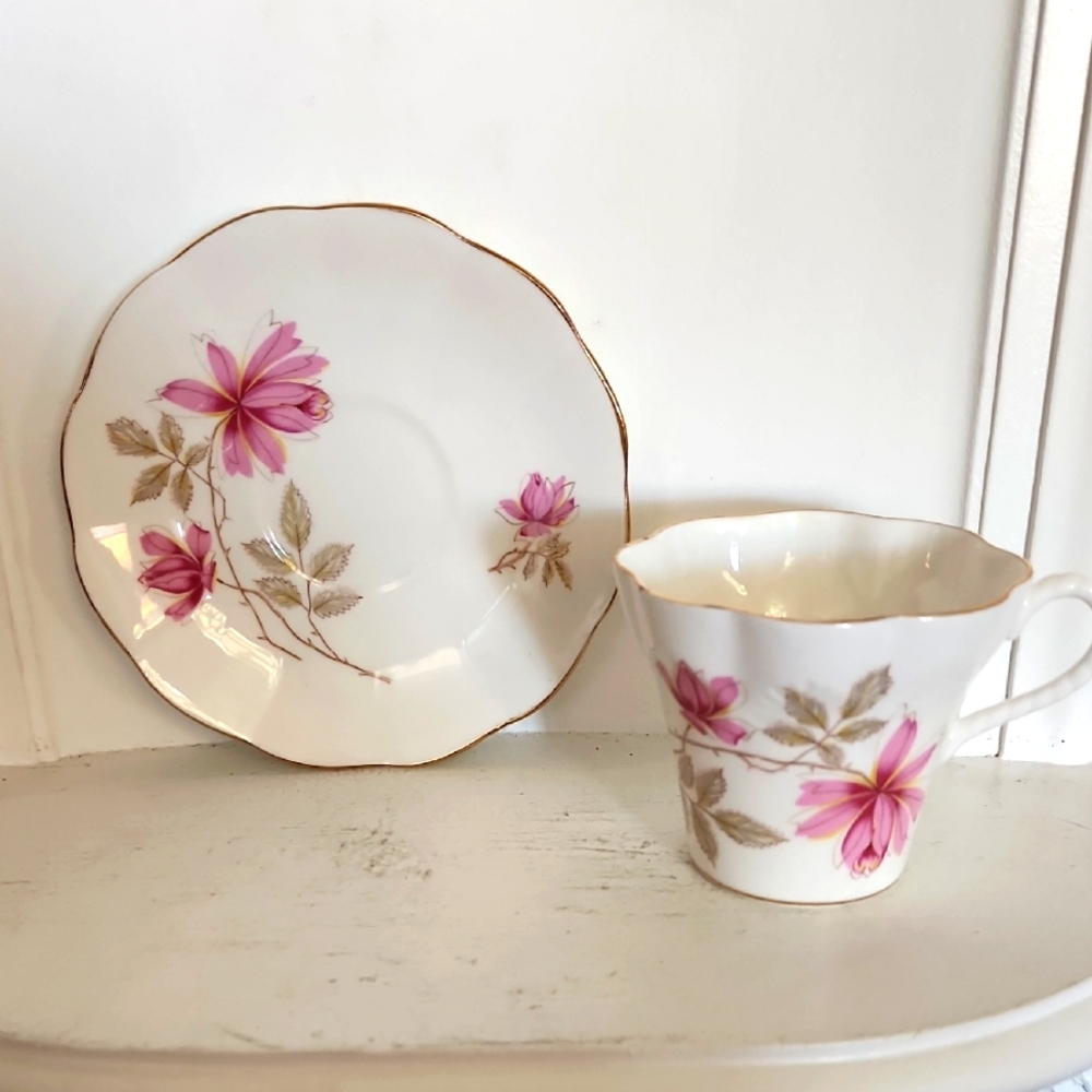 Crown Made in England Bone China Tea Cup & Saucer Set England